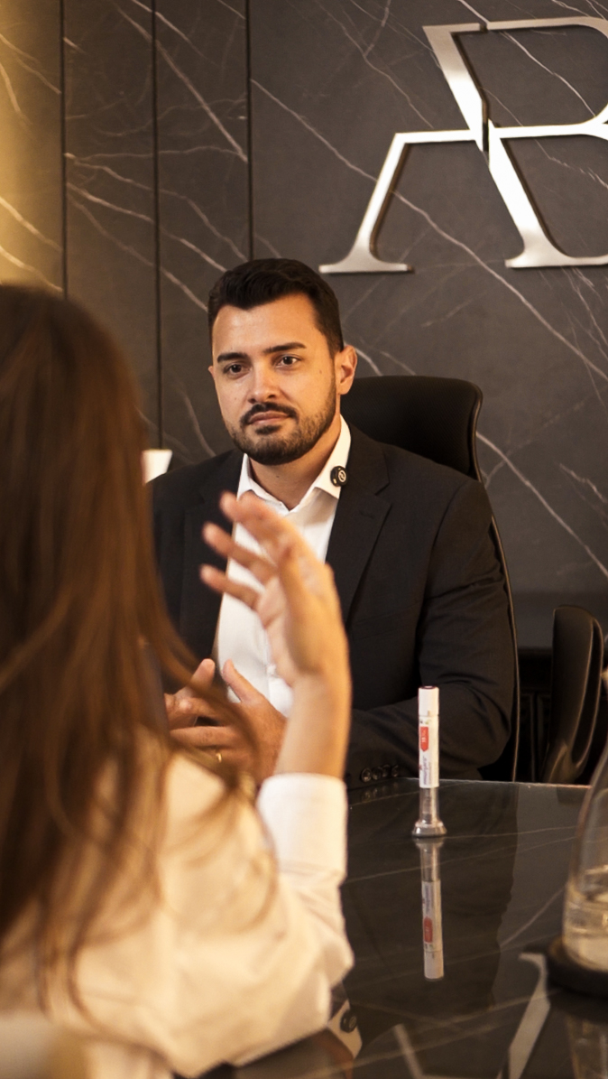 Dr. Leonel Generoso em consulta de emagrecimento